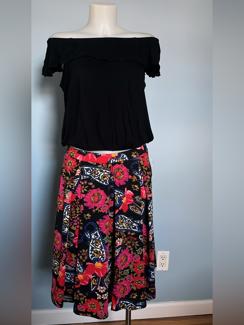LuLaRoe Madison Floral Skirt Sz Small